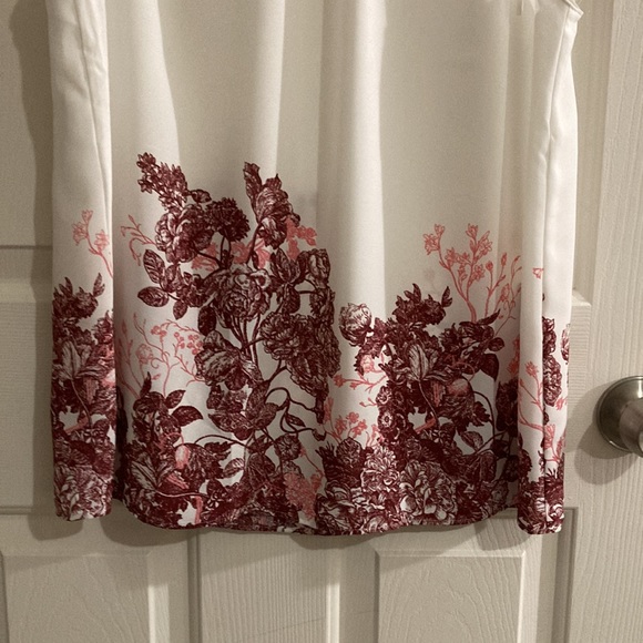 Loft white sleeveless blouse with floral border tie-ups on the shouldersSize M - Picture 5 of 10